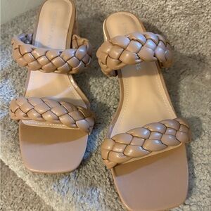 Woman’s soft woven leather sandals size 9